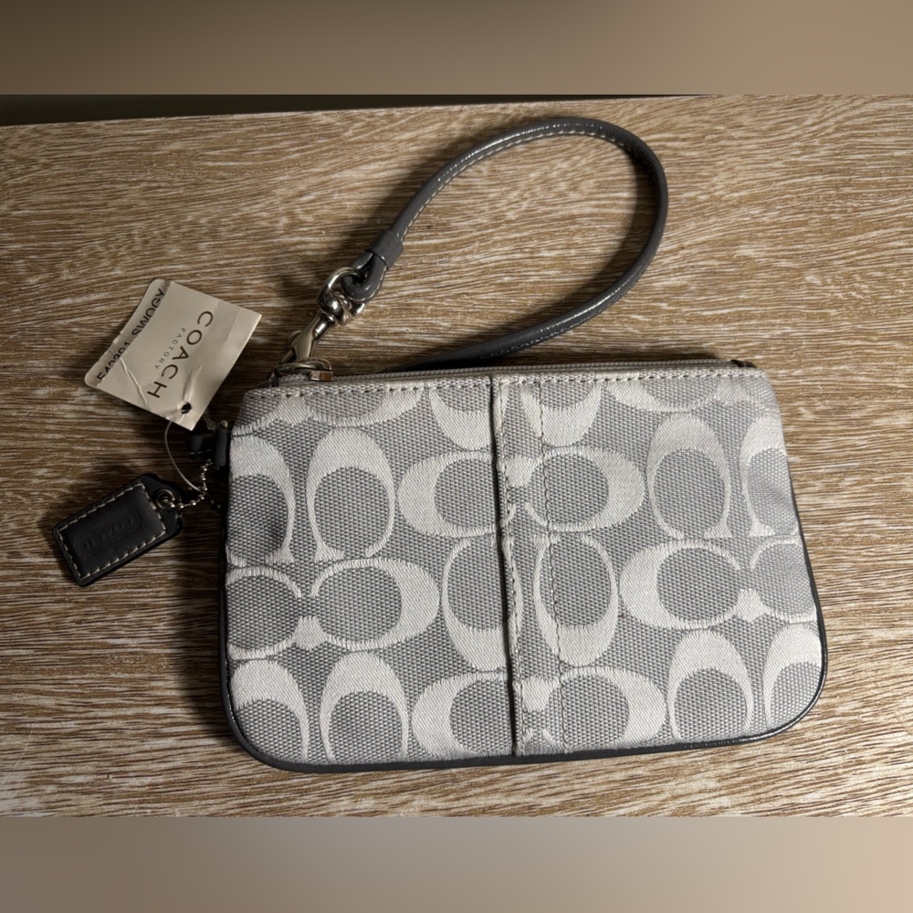 Coach wristlet NWT